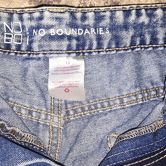 Bleach wash shorts - Picture 2 of 3